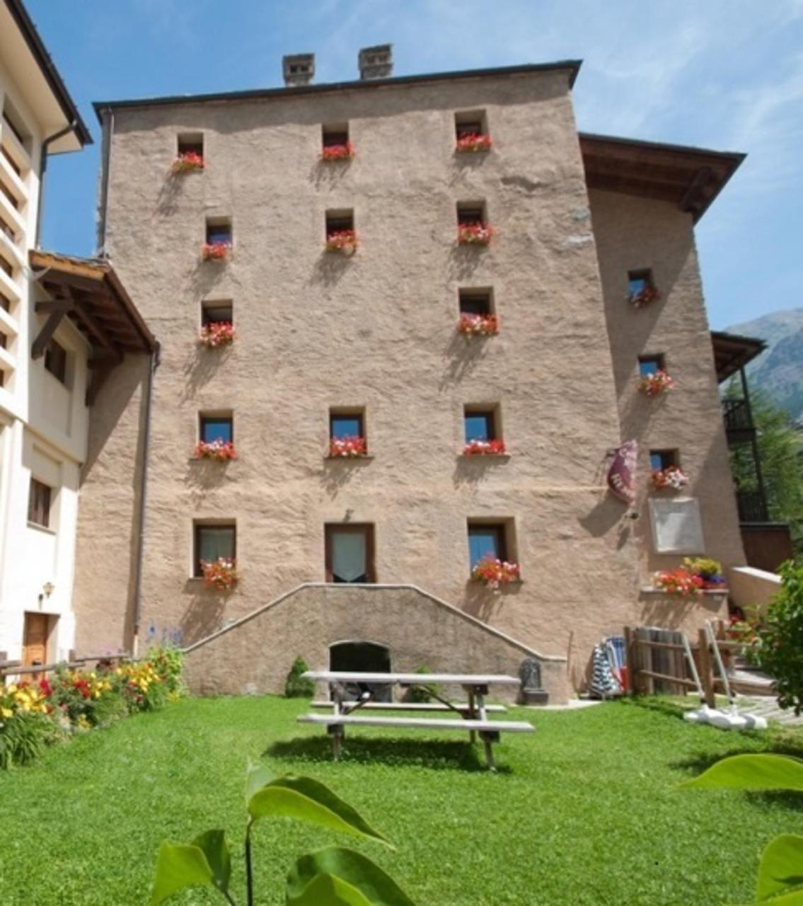 Residence Chateau Royal Cogne Exterior photo